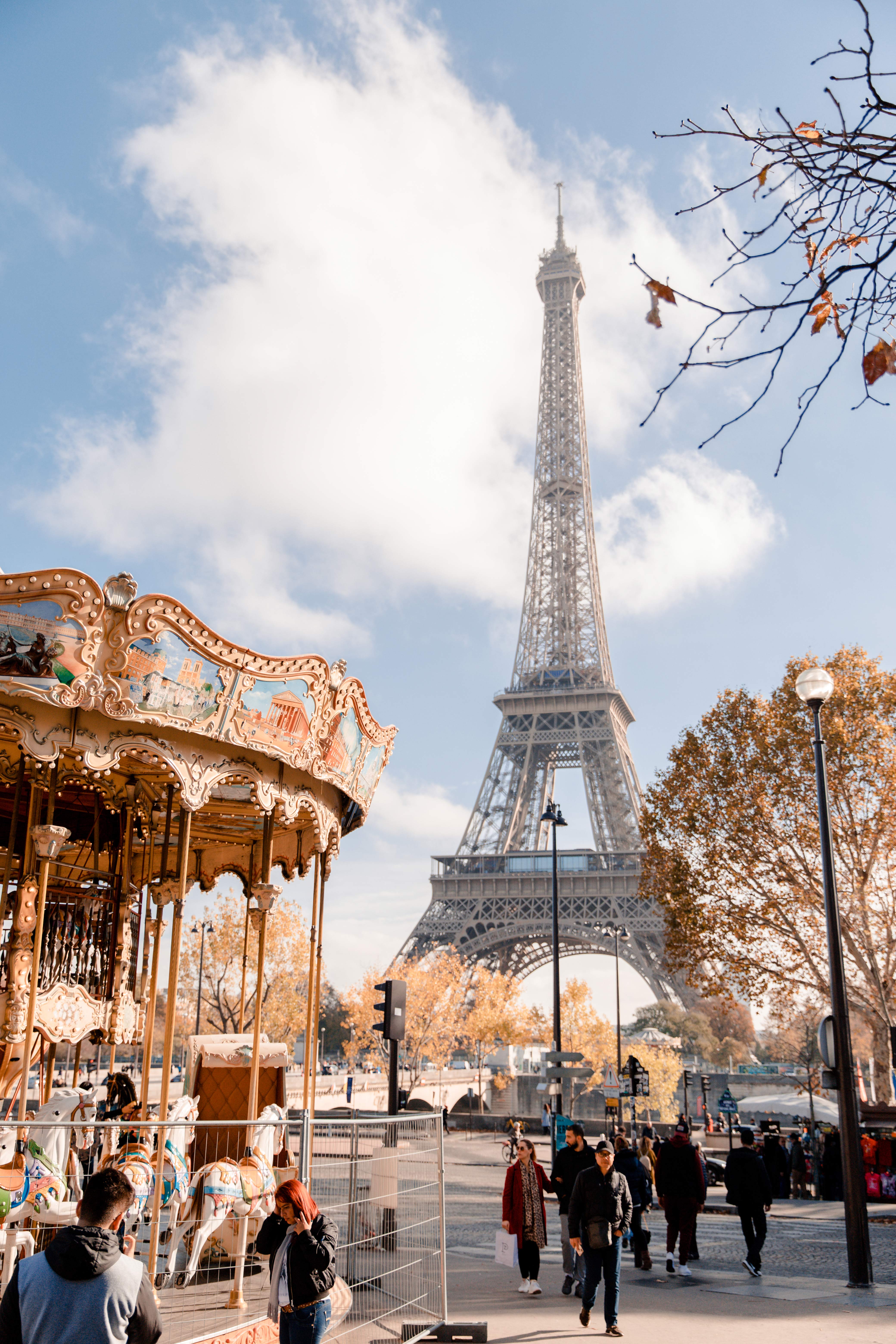 Bloggers travel guide to paris Dana Berez Travel Guide Eiffel Tower 1
